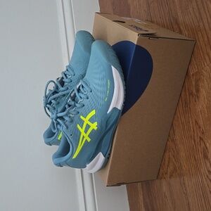 Asics Gel Challenger 14 Gris Blue/Yellow. Tennis/pickleball sneakers sz 7.5